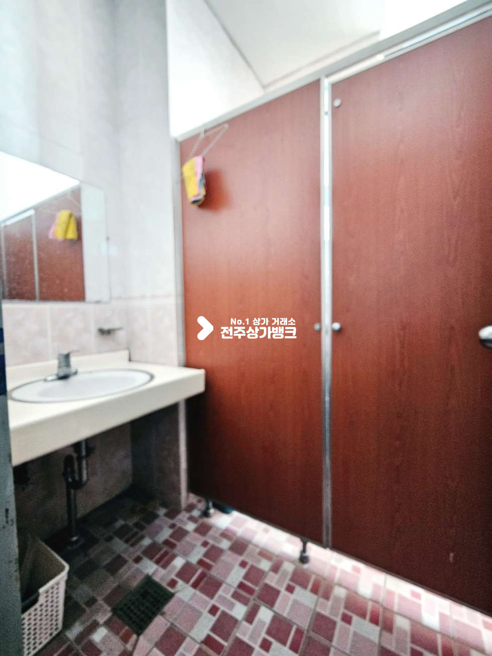 전북 전주완산구 중화산동2가 ●중화산동●4층단독●50평●룸1개●가성비좋음● 월세 매물번호 15619 사진 8