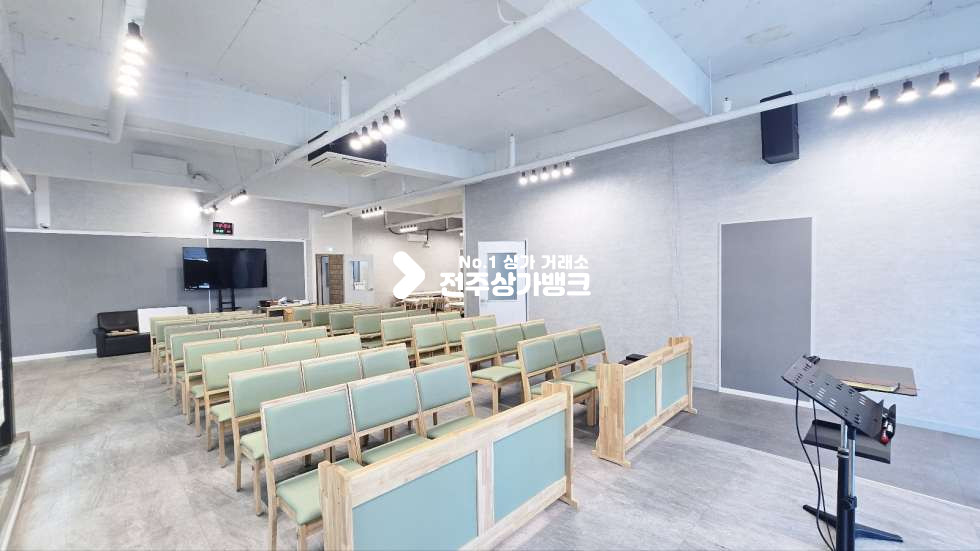 전북 전주완산구 효자동2가 효자동2가 100평대 에어컨9대 룸분리 테라스 2곳 깔끔하여 즉시사용가능한곳 !! 월세 매물번호 16442 사진 4