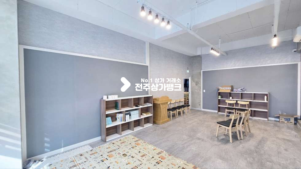 전북 전주완산구 효자동2가 효자동2가 100평대 에어컨9대 룸분리 테라스 2곳 깔끔하여 즉시사용가능한곳 !! 월세 매물번호 16442 사진 7