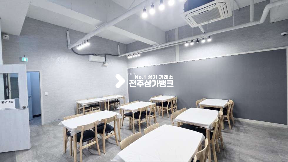 전북 전주완산구 효자동2가 효자동2가 100평대 에어컨9대 룸분리 테라스 2곳 깔끔하여 즉시사용가능한곳 !! 월세 매물번호 16442 사진 8