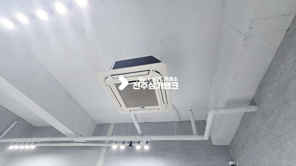 전북 전주완산구 효자동2가 효자동2가 100평대 에어컨9대 룸분리 테라스 2곳 깔끔하여 즉시사용가능한곳 !! 월세 매물번호 16442 사진 17