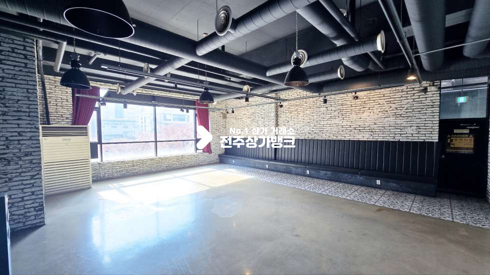 전북 전주완산구 효자동3가 신시가지 2층 음식점자리 내부깔끔하며 테라스까지있음 실내포차,레스토랑 강력추천 월세 매물번호 13729 사진 2
