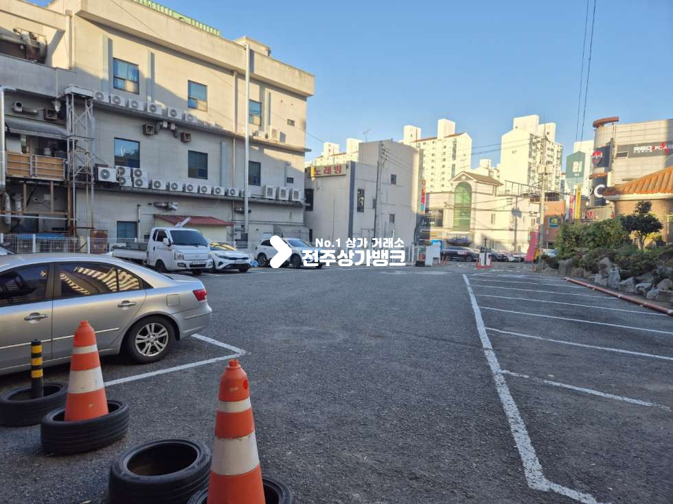 전북 전주덕진구 송천동2가 ○송천동 메인도로 광고효과 최고! 주차장 넓음. 판매시설 추천○ 월세 매물번호 16561 사진 5