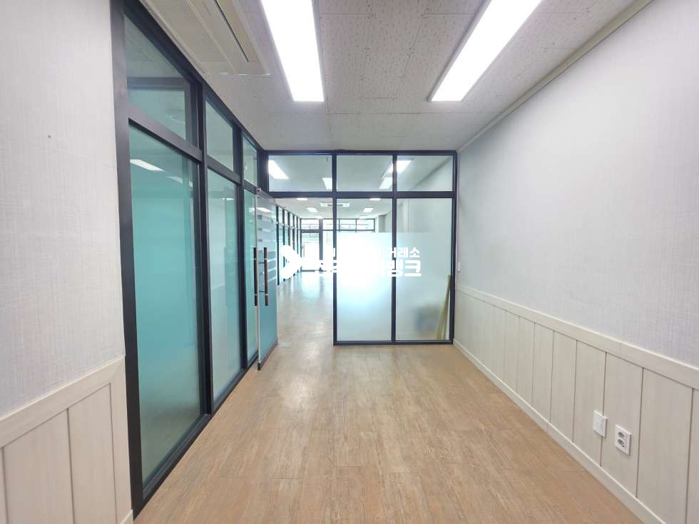 전북 전주완산구 효자동2가 효자동2가 67평형대 룸분리 , 에어컨8대 설치됨 즉시입주 가능 월세 매물번호 16453 사진 8