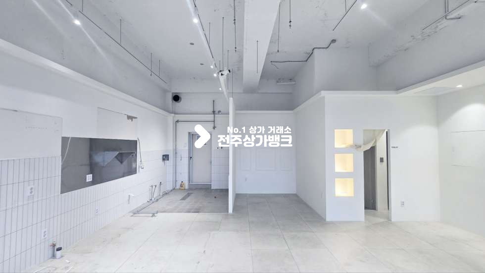 전북 전주완산구 다가동4가 다가동 천변부근에 인테리어깔끔한 1층 상가 임대 내부컨디션좋음 ! 즉시입주가능 월세 매물번호 16578 사진 2
