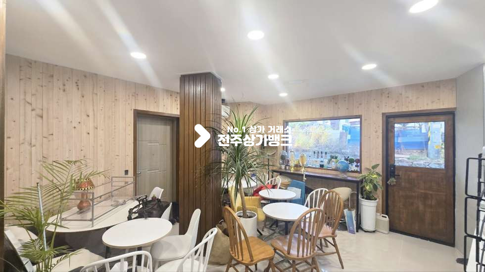 전북 전주덕진구 진북동 진북동 깔끔하게 리모델링한 카페상가 임대 내부집기빼고 무권리도 가능 ! 월세 매물번호 16579 사진 2