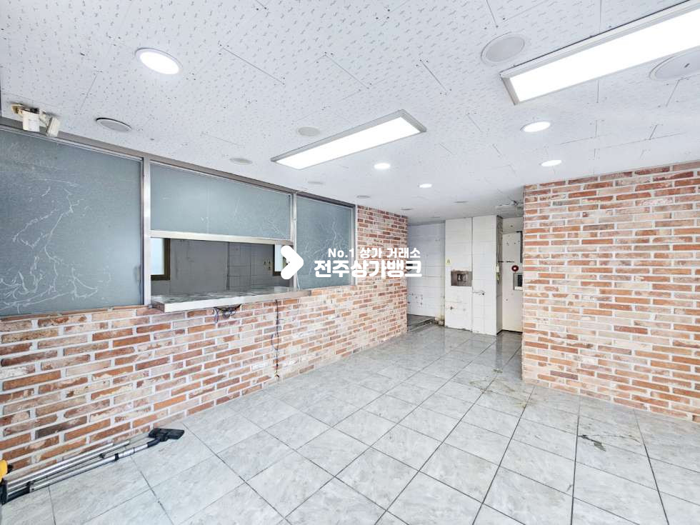 전북 전주완산구 효자동3가 ●전주대신정문부근●50평●즉시입주가능● 월세 매물번호 16599 사진 3