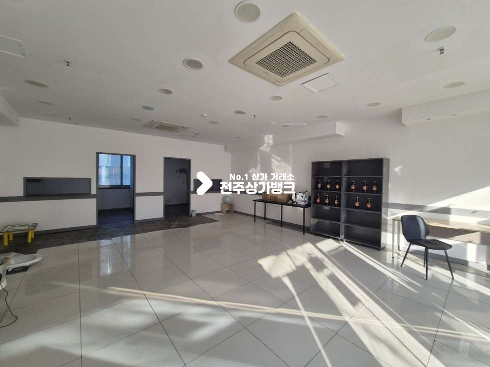 전북 전주완산구 효자동2가 ○효자동 롯데마트 인근 1층상가. 음식점 , 판매시설 추천○ 월세 매물번호 16600 사진 2