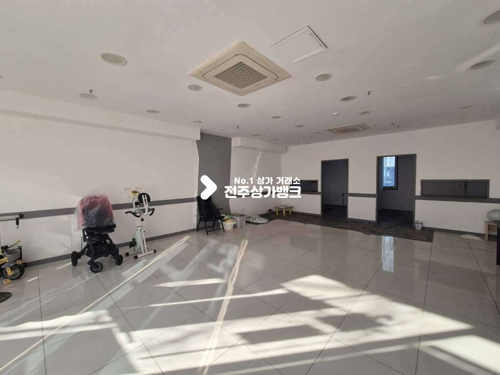 전북 전주완산구 효자동2가 ○효자동 롯데마트 인근 1층상가. 음식점 , 판매시설 추천○ 월세 매물번호 16600 사진 3