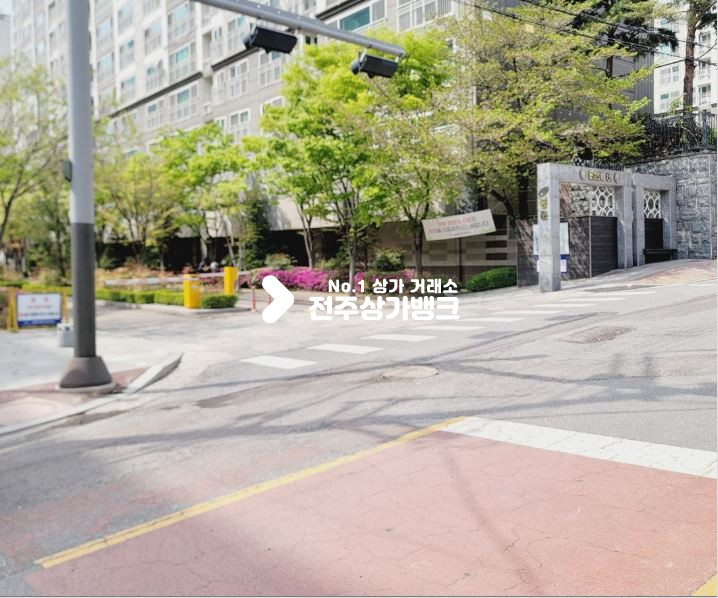 전북 전주완산구 중화산동2가 중화산 풍림아이원 후문앞. 무권리금. 가시성 좋은 1층상가. 편의점 추천 월세 매물번호 16569 사진 4