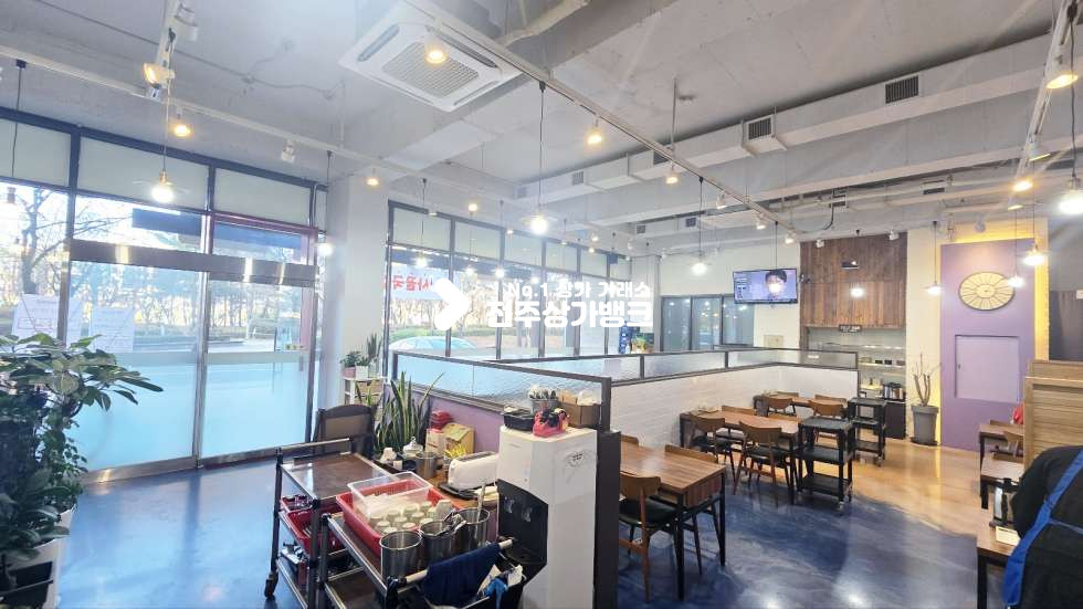 전북 전주완산구 효자동3가 신시가지 깔금한 인테리어로 합리적인권리금으로 즉시사용가능한 1층음식점 임대 월세 매물번호 16614 사진 3