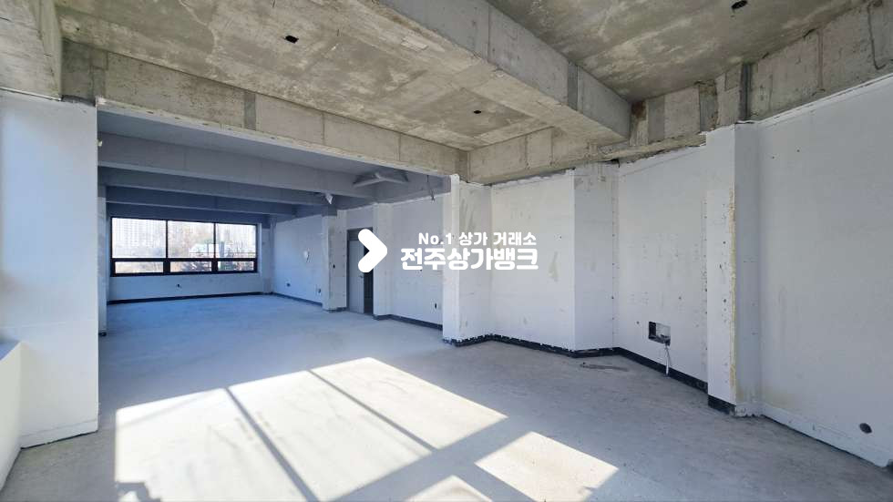 전북 전주덕진구 송천동2가 송천동 2층 통상가 깔끔철거됨 , 교차로 부근으로 유동인구많아 가시성좋음 미용업종 추천 월세 매물번호 16627 사진 3