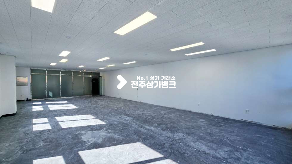 전북 전주완산구 효자동2가 ●롯데마트부근●41평●사무실,뷰티샵추천!!● 월세 매물번호 16473 사진 4