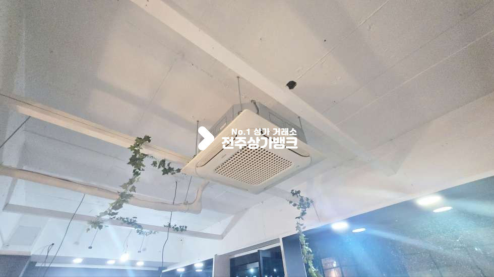 전북 전주완산구 서신동 서신동 유동인구많고 가시성좋은 상가임대 ! 내부깔끔인테리어 월세 매물번호 16657 사진 5