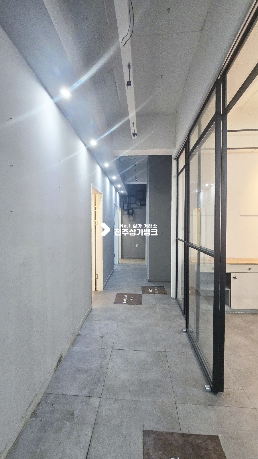 전북 전주완산구 서신동 서신동 유동인구많고 가시성좋은 상가임대 ! 내부깔끔인테리어 월세 매물번호 16657 사진 12