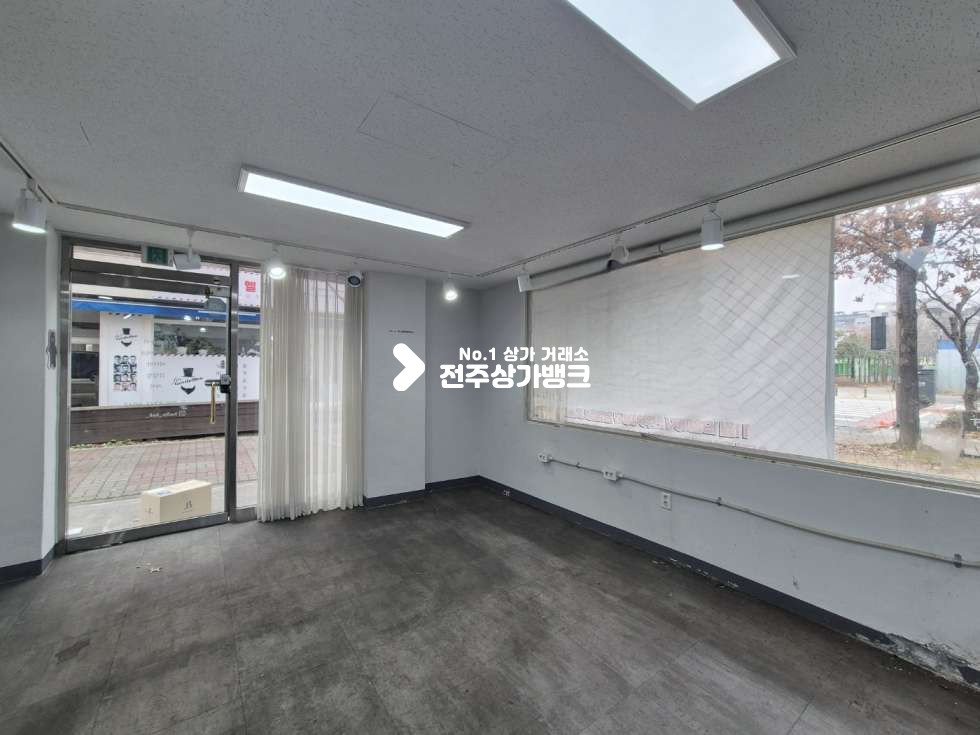 전북 전주완산구 효자동2가 ○효자동 우정청 인근 큰도로가에서 보이는 소형상가○ 월세 매물번호 16676 사진 2