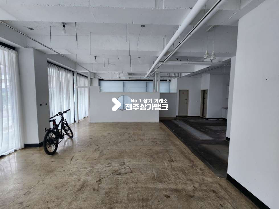 전북 전주덕진구 만성동 JY 만성동 내부 인테리어 공사 완비 , 칸막이 시설 , 천장,바닥시공 완료된 저렴한 빌라상가 즉시입주가능합니다. 월세 매물번호 13024 사진 2