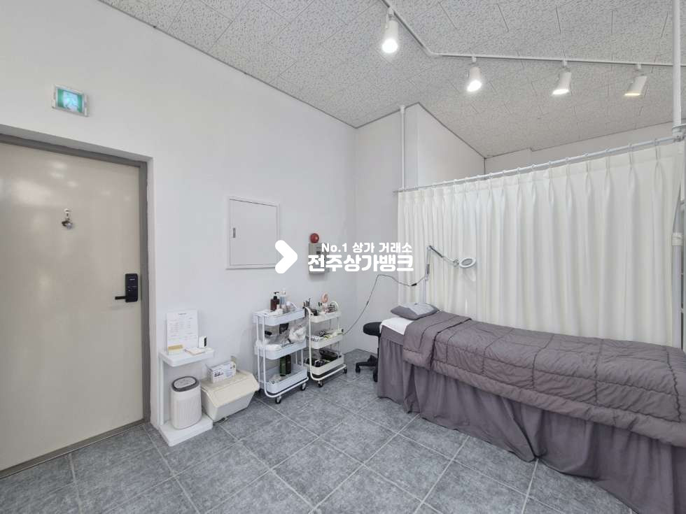전북 전주완산구 효자동3가 ★효자동 홍산초인근 네일샵 양도양수!★ 월세 매물번호 15767 사진 7