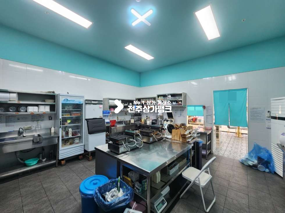 전북 전주완산구 효자동2가 효자동 스타벅스 사거리 무권리금 카페 유동인구많음 ! 월세 매물번호 13747 사진 8