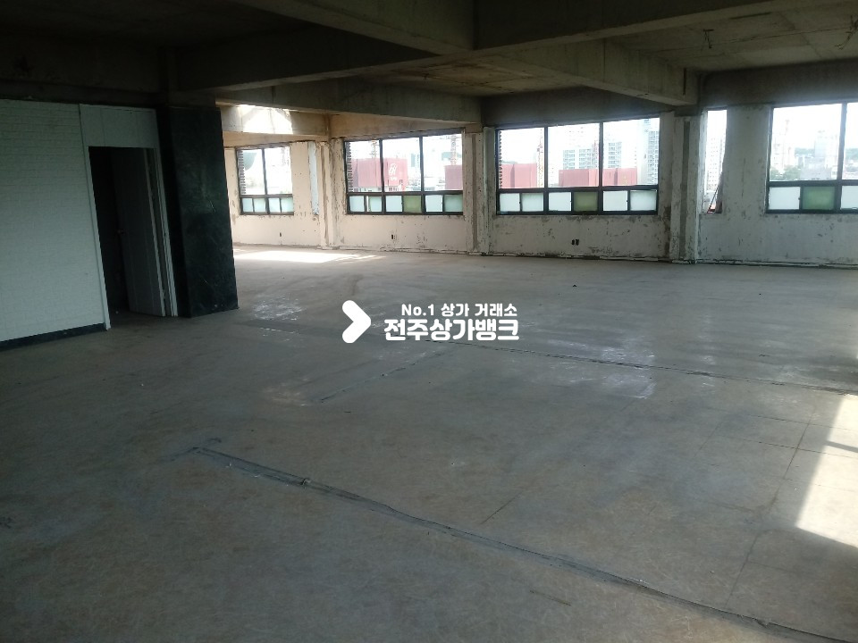 전북 전주완산구 효자동1가 KT사거리부근위치, 대로변, 사무실추천 월세 매물번호 10832 사진 1