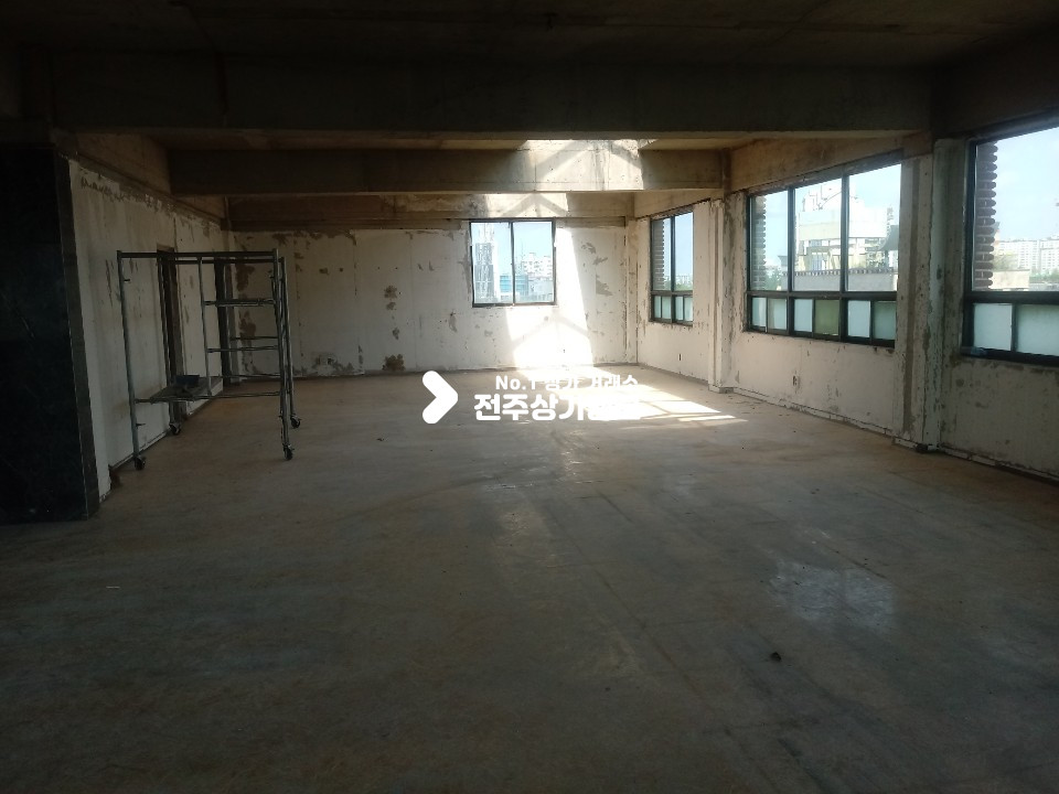 전북 전주완산구 효자동1가 KT사거리부근위치, 대로변, 사무실추천 월세 매물번호 10832 사진 2