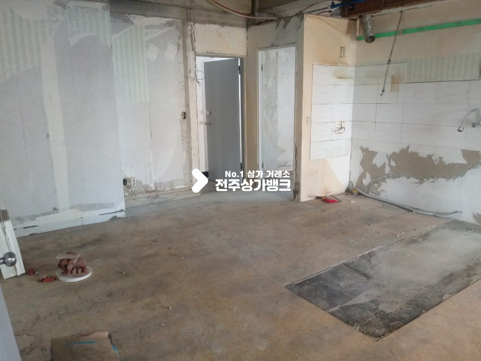 전북 전주완산구 효자동1가 KT사거리부근위치, 대로변, 사무실추천 월세 매물번호 10832 사진 3