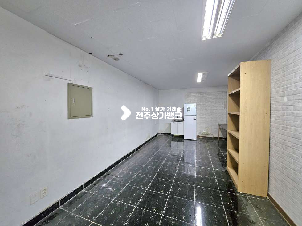전북 전주덕진구 인후동1가 안골 1층 코너//17평 룸분리//주차 좋음 월세 매물번호 16709 사진 4