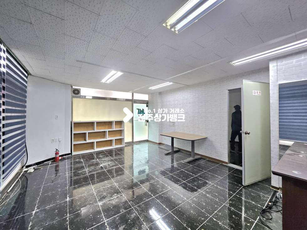 전북 전주덕진구 인후동1가 안골 1층 코너//17평 룸분리//주차 좋음 월세 매물번호 16709 사진 6