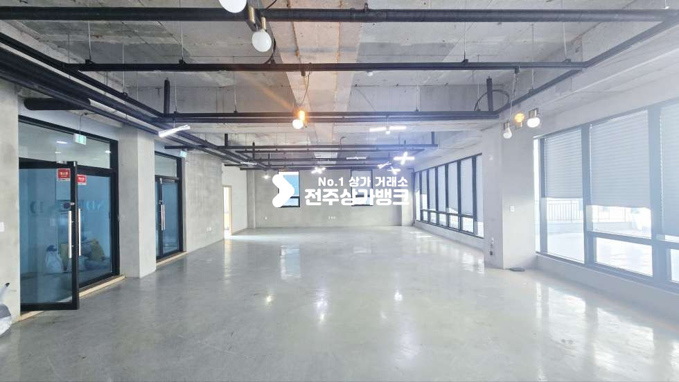 전북 전주완산구 효자동2가 효자동2가 대형 테라스보유한 5층상가 사무실,애견유치원등 강력추천 ! 월세 매물번호 16712 사진 6