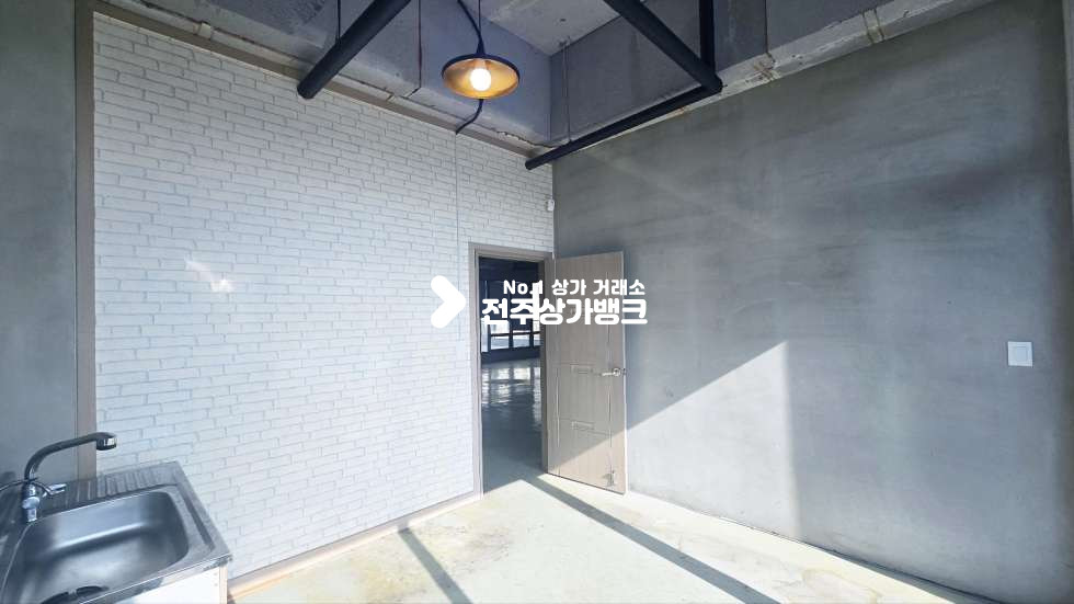 전북 전주완산구 효자동2가 효자동2가 대형 테라스보유한 5층상가 사무실,애견유치원등 강력추천 ! 월세 매물번호 16712 사진 11