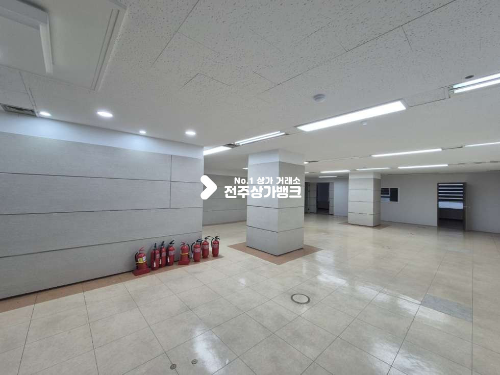 전북 전주완산구 경원동3가 ○시내 국민은행인근 대형평수 사무실○ 월세 매물번호 16726 사진 6