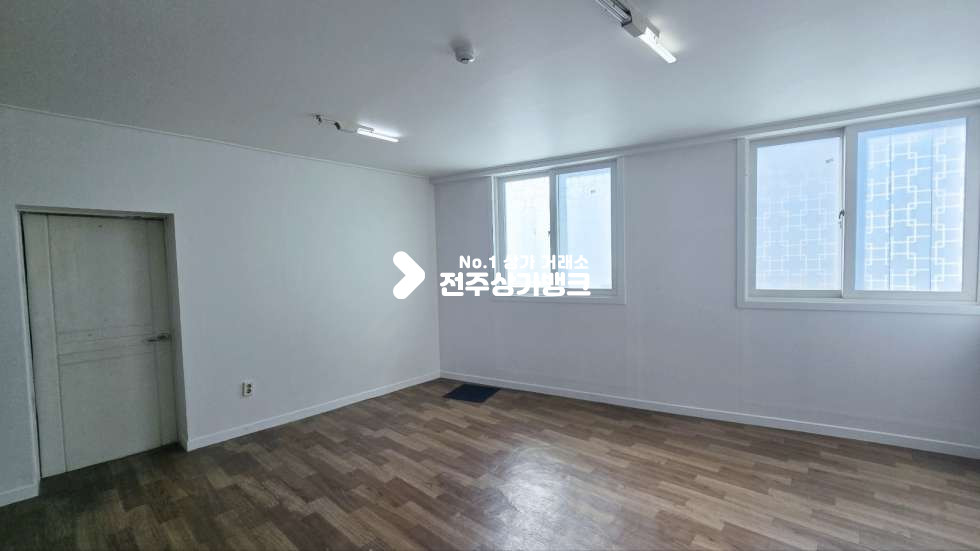전북 전주완산구 평화동1가 평화동1가 내부 깔끔리모델링 저렴한 가격으로 사용가능 미용,사무실 강력추천! 월세 매물번호 16730 사진 6