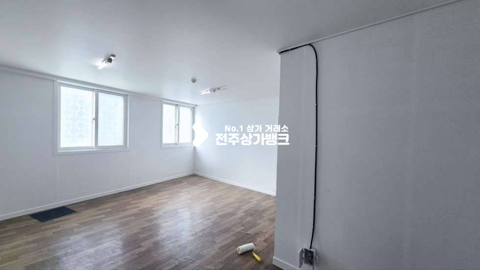 전북 전주완산구 평화동1가 평화동1가 내부 깔끔리모델링 저렴한 가격으로 사용가능 미용,사무실 강력추천! 월세 매물번호 16730 사진 9