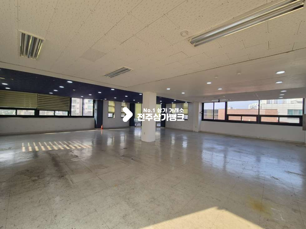 전북 전주완산구 중화산동2가 ○중화산동 현대에코르 인근 3층상가. 사무실추천○ 월세 매물번호 16750 사진 2