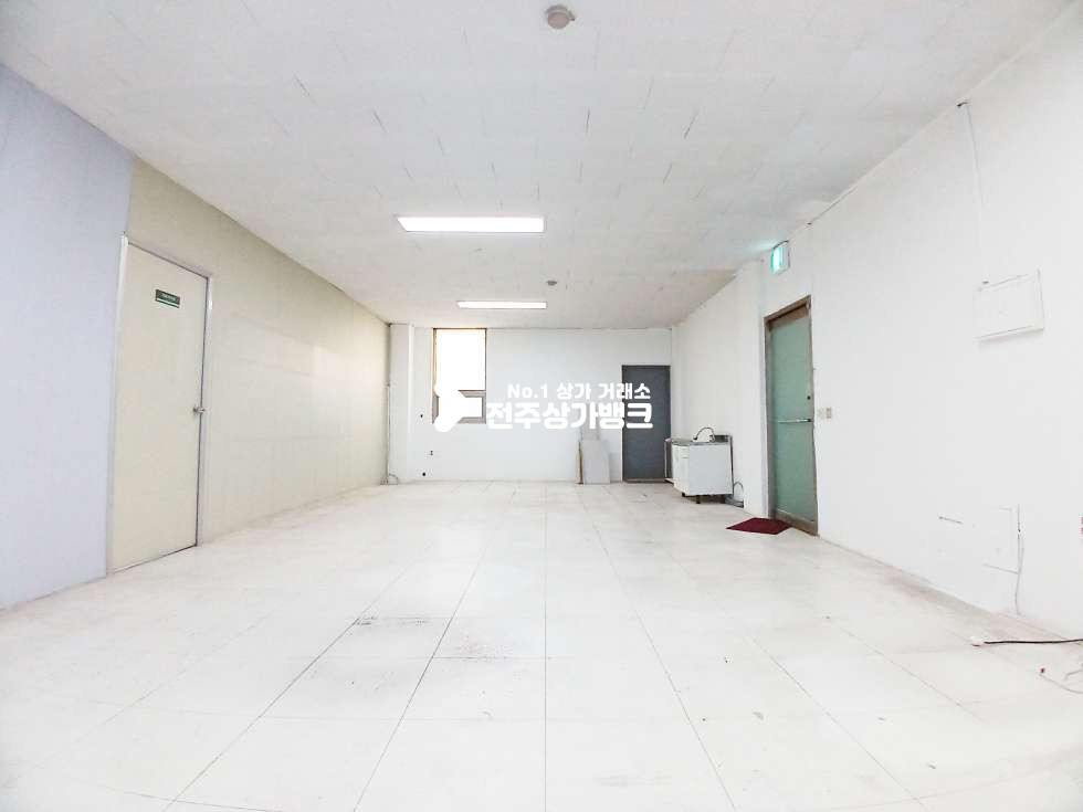 전북 전주완산구 중화산동2가 중산초 부근. 저렴한 대형 사무실상가 월세 매물번호 16791 사진 2