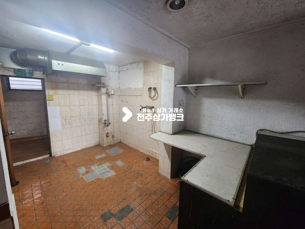 전북 전주덕진구 금암동 JY 금암동 1층 초저렴한 상가 18평 즉시입주 가능합니다. 월세 매물번호 13006 사진 5