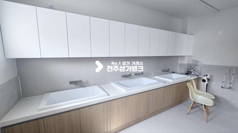 전북 전주완산구 중화산동2가 중화산동2가 무권리금 인테리어 완벽하게 되어있는 애견미용샵 즉시입주가능 ! 월세 매물번호 16827 사진 7