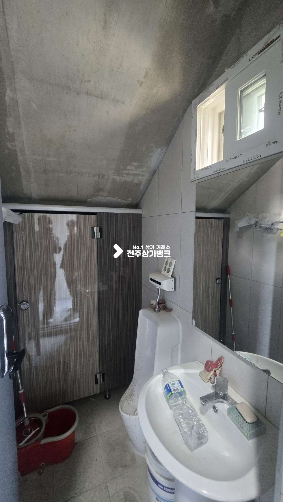 전북 전주완산구 중화산동2가 중화산동2가 무권리금 인테리어 완벽하게 되어있는 애견미용샵 즉시입주가능 ! 월세 매물번호 16827 사진 8
