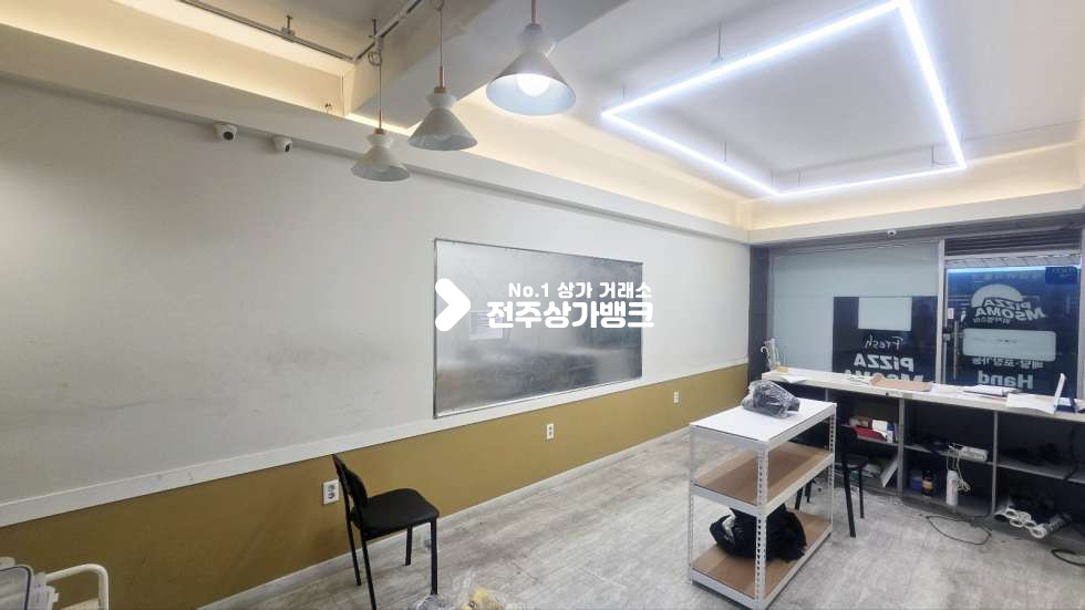 전북 전주덕진구 금암동 내부시설 깔끔 , 배달업종이나 간이 음식 강력추천 ! 권리금 저렴 !즉시입주가능 월세 매물번호 16832 사진 3