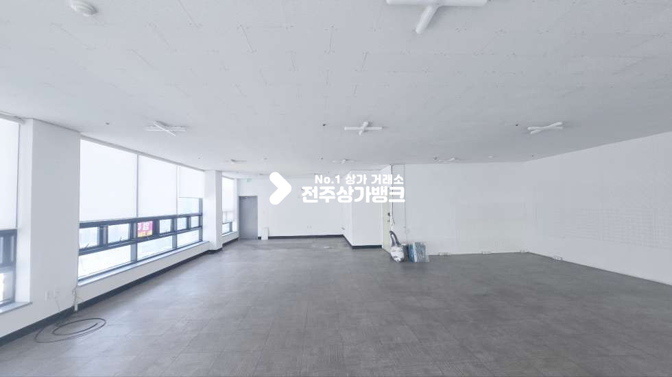 전북 전주완산구 효자동2가 내부 깔끔한 사무실 상가 임대 즉시입주가능 월세 매물번호 16834 사진 3