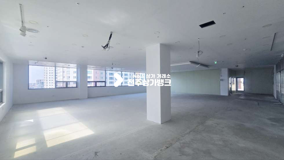 전북 전주덕진구 만성동 만성동 양쪽 서비스면적 약 20평씩 테라스 2곳 내부깔끔 넉넉한 랜탈프리 즉시입주가능 월세 매물번호 16836 사진 2