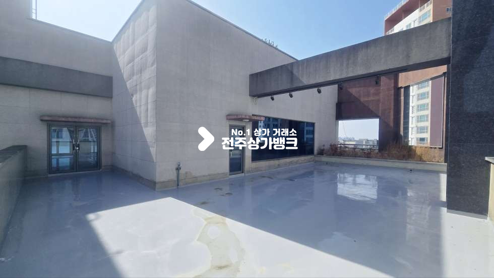 전북 전주덕진구 만성동 만성동 양쪽 서비스면적 약 20평씩 테라스 2곳 내부깔끔 넉넉한 랜탈프리 즉시입주가능 월세 매물번호 16836 사진 7
