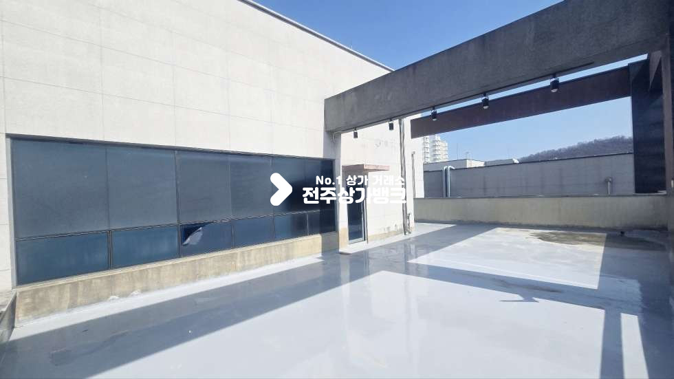전북 전주덕진구 만성동 만성동 양쪽 서비스면적 약 20평씩 테라스 2곳 내부깔끔 넉넉한 랜탈프리 즉시입주가능 월세 매물번호 16836 사진 12