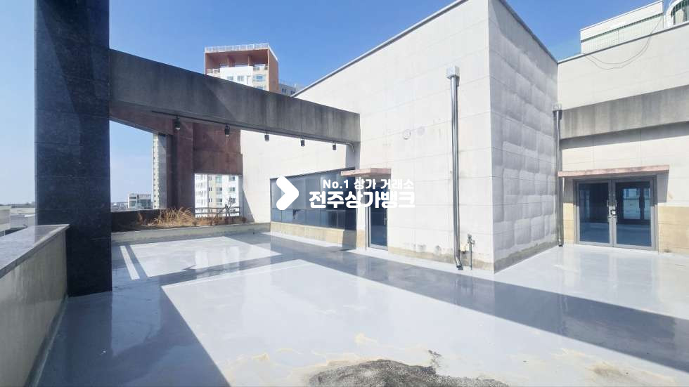 전북 전주덕진구 만성동 만성동 양쪽 서비스면적 약 20평씩 테라스 2곳 내부깔끔 넉넉한 랜탈프리 즉시입주가능 월세 매물번호 16836 사진 13