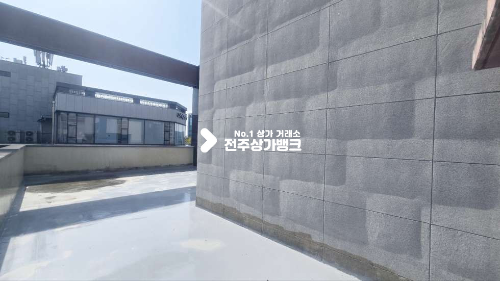 전북 전주덕진구 만성동 만성동 양쪽 서비스면적 약 20평씩 테라스 2곳 내부깔끔 넉넉한 랜탈프리 즉시입주가능 월세 매물번호 16836 사진 14