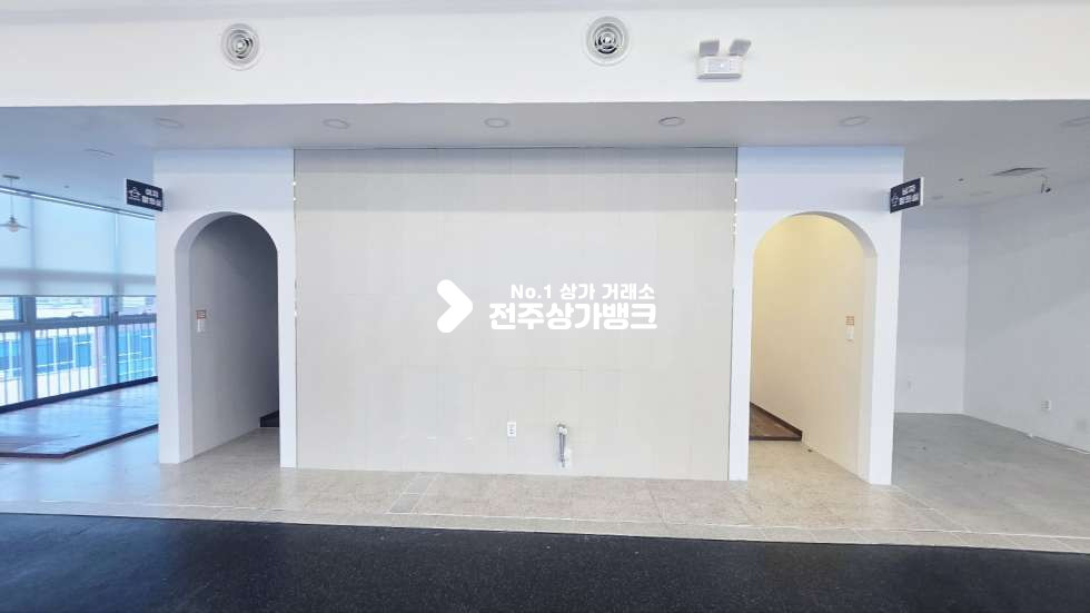 전북 전주덕진구 중동 내부 인테리어 , 서비스 면적 30평형 (인조잔디) 즉시입주가능 월세 매물번호 16846 사진 9