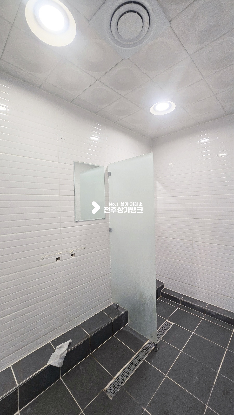 전북 전주덕진구 중동 내부 인테리어 , 서비스 면적 30평형 (인조잔디) 즉시입주가능 월세 매물번호 16846 사진 11
