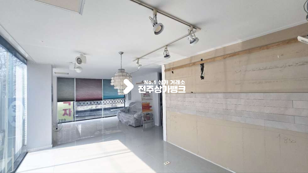 전북 전주완산구 효자동3가 효자동3가 유동인구많아 광고효과좋은 2층상가 임대 월세 매물번호 16853 사진 2