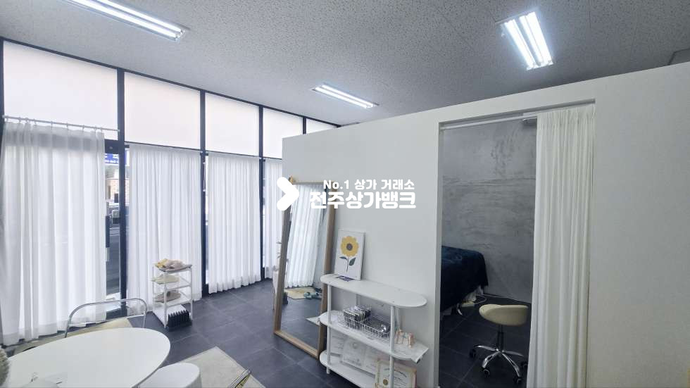 전북 전주완산구 중화산동2가 중화산동2가 저렴한가격으로 1인미용샵 강력추천 ! 즉시입주가능 월세 매물번호 16854 사진 3
