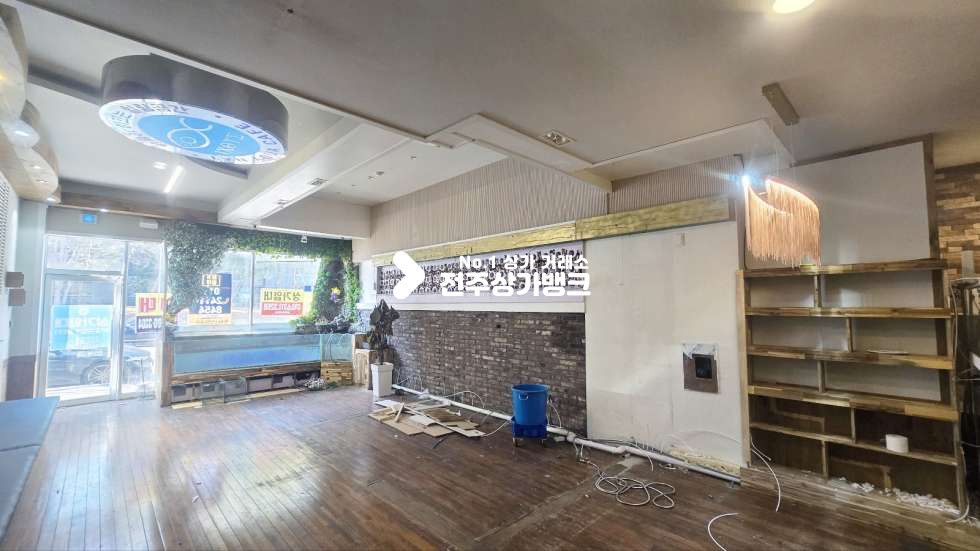 전북 전주덕진구 우아동1가 우아동1가 내부 까페시설 되어있고 인테리어 깔끔 ! 즉시입주가능 월세 매물번호 16884 사진 3